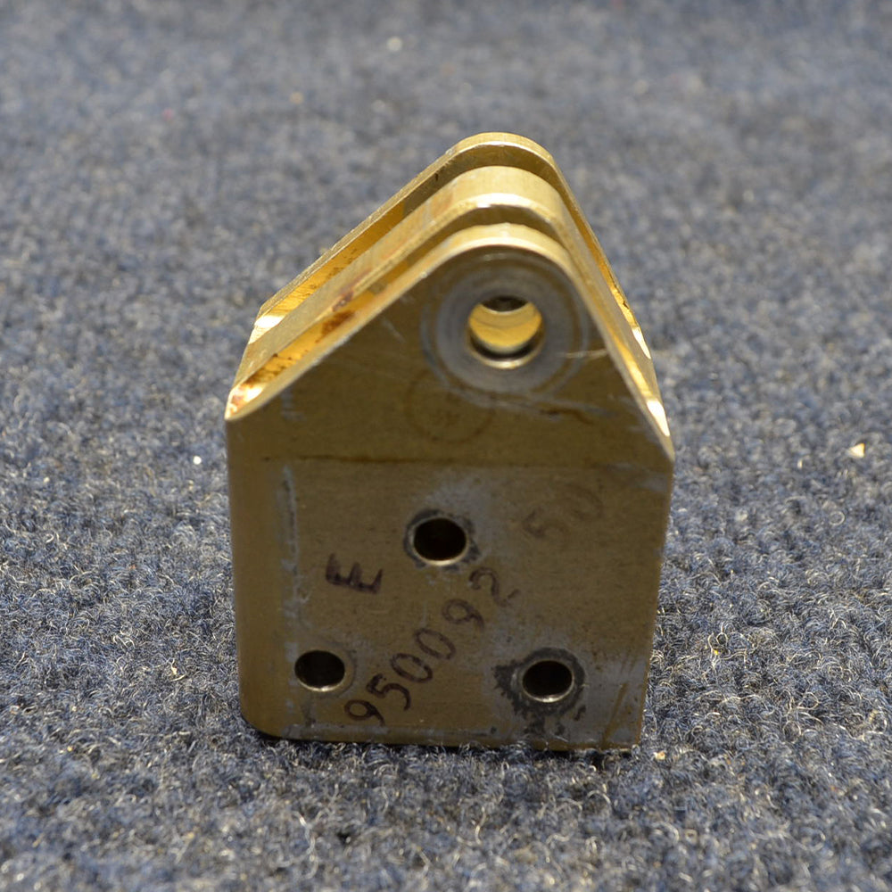 Used aircraft parts for sale 950092-501 MOONEY M20J LUG ACTUATOR ATTACH