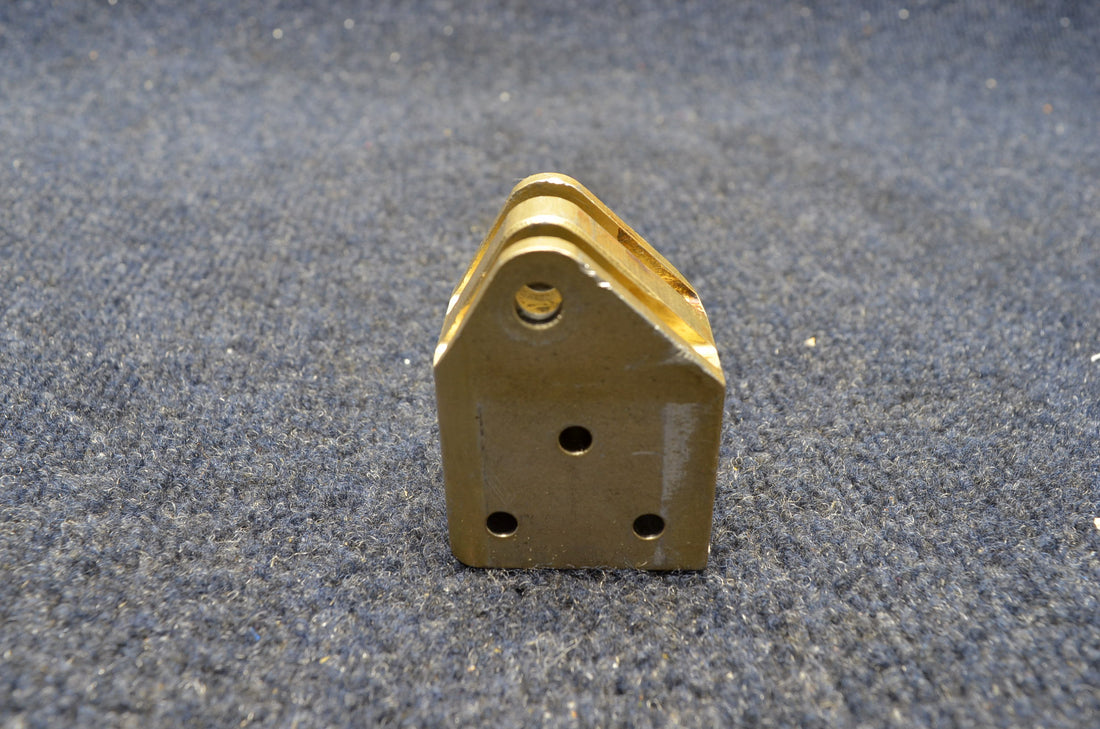 Used aircraft parts for sale 950092-501 MOONEY M20J LUG ACTUATOR ATTACH