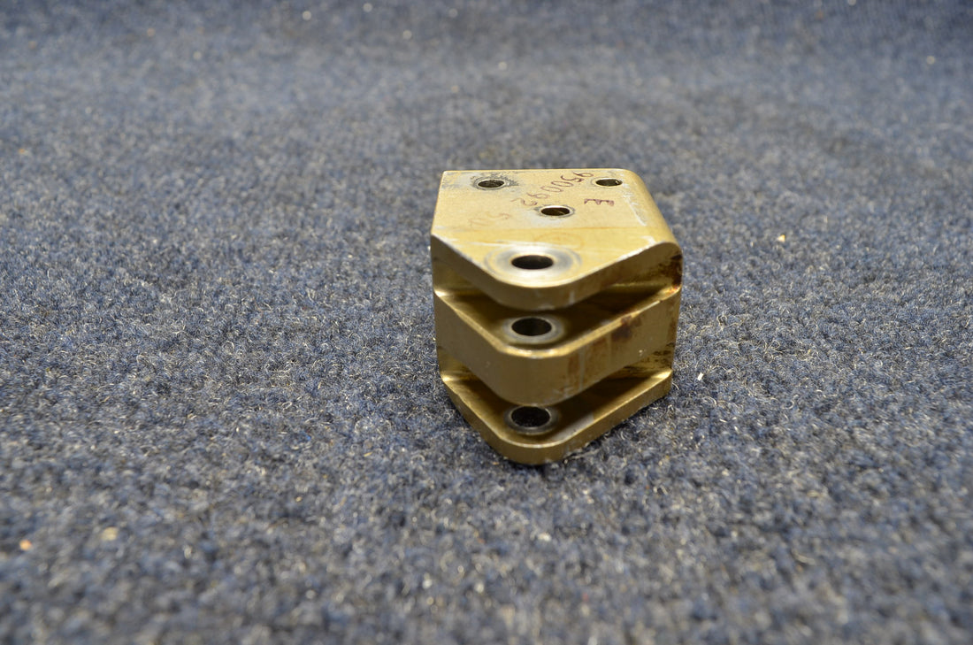 Used aircraft parts for sale 950092-501 MOONEY M20J LUG ACTUATOR ATTACH