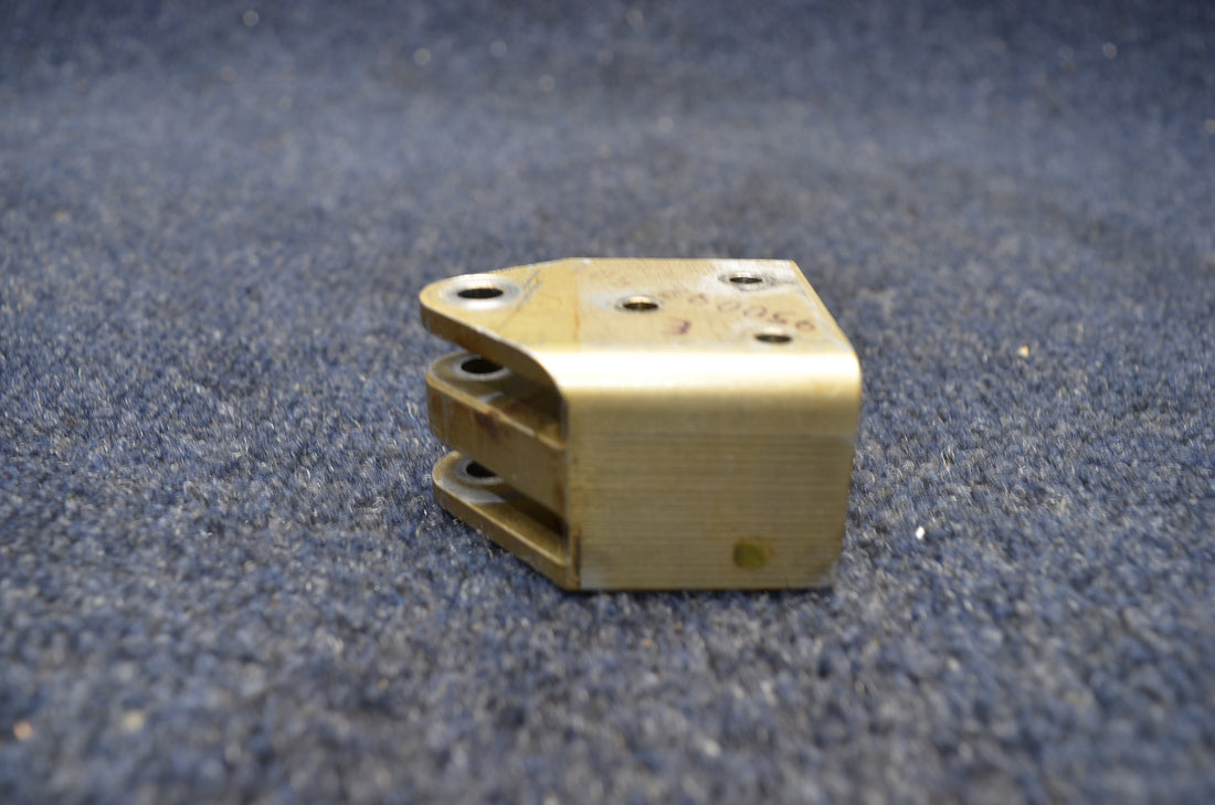 Used aircraft parts for sale 950092-501 MOONEY M20J LUG ACTUATOR ATTACH