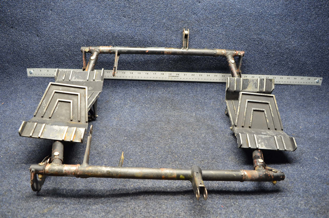 Used aircraft parts for sale 0411306-11 1460320-1 CESSNA C-150J PEDAL RUDDER/ BRAKE/ BAR