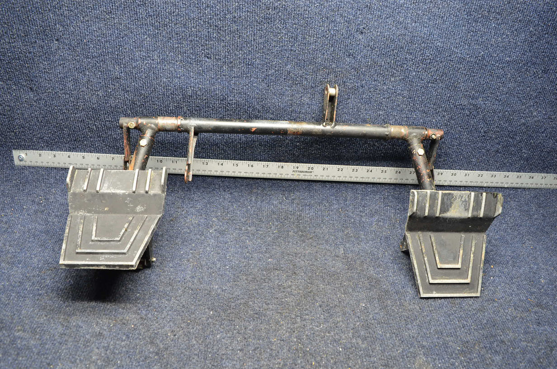 Used aircraft parts for sale 0411306-11 1460320-1 CESSNA C-150J PEDAL RUDDER/ BRAKE/ BAR