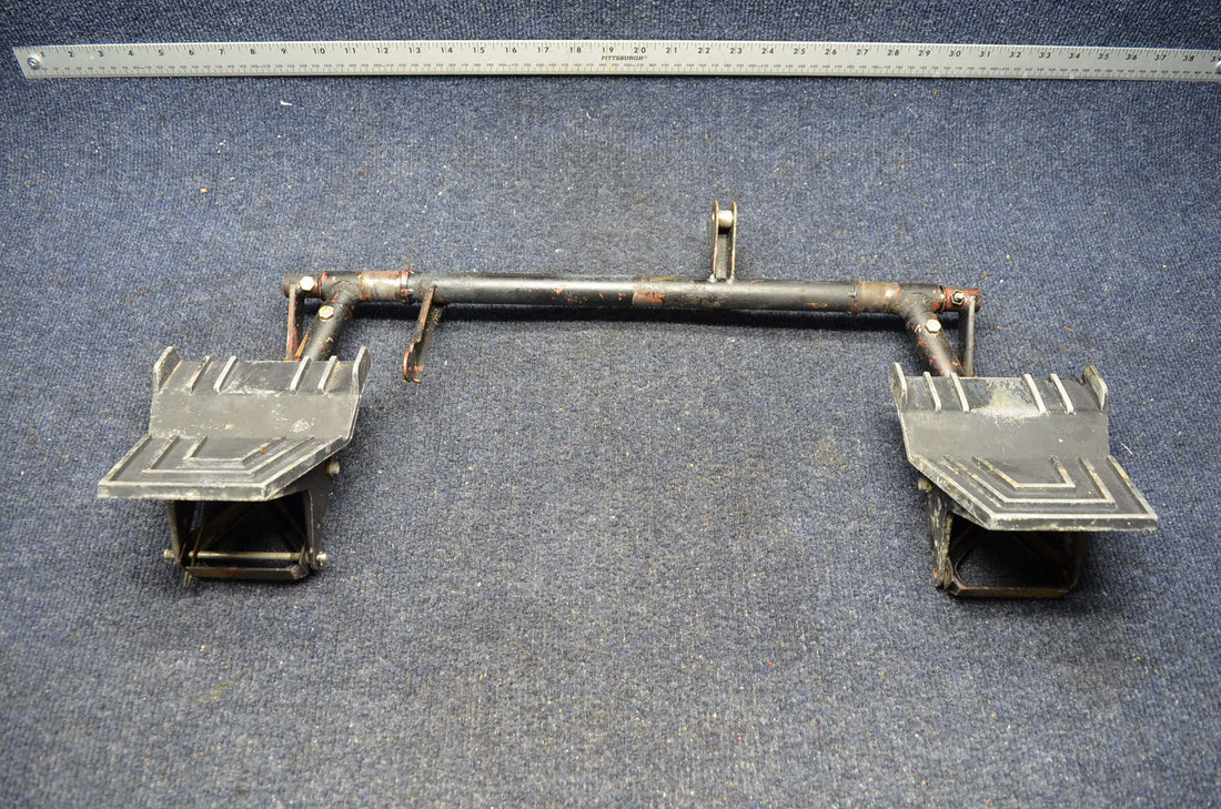 Used aircraft parts for sale 0411306-11 1460320-1 CESSNA C-150J PEDAL RUDDER/ BRAKE/ BAR