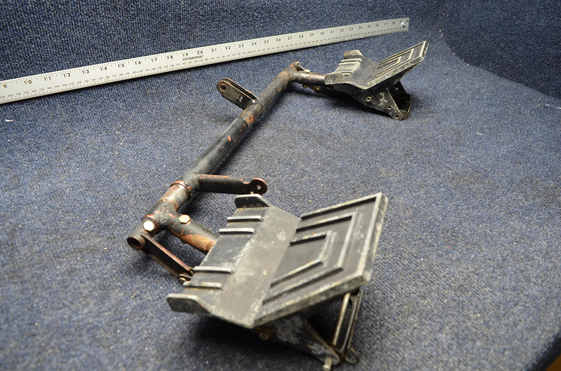 Used aircraft parts for sale 0411306-11 1460320-1 CESSNA C-150J PEDAL RUDDER/ BRAKE/ BAR