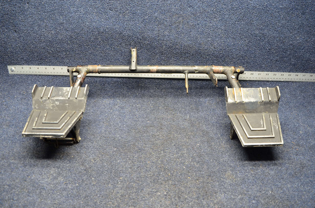 Used aircraft parts for sale 0411306-11 1460320-1 CESSNA C-150J PEDAL RUDDER/ BRAKE/ BAR