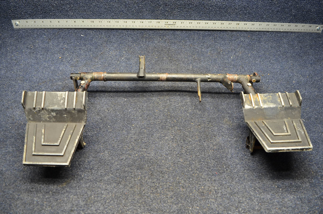 Used aircraft parts for sale 0411306-11 1460320-1 CESSNA C-150J PEDAL RUDDER/ BRAKE/ BAR