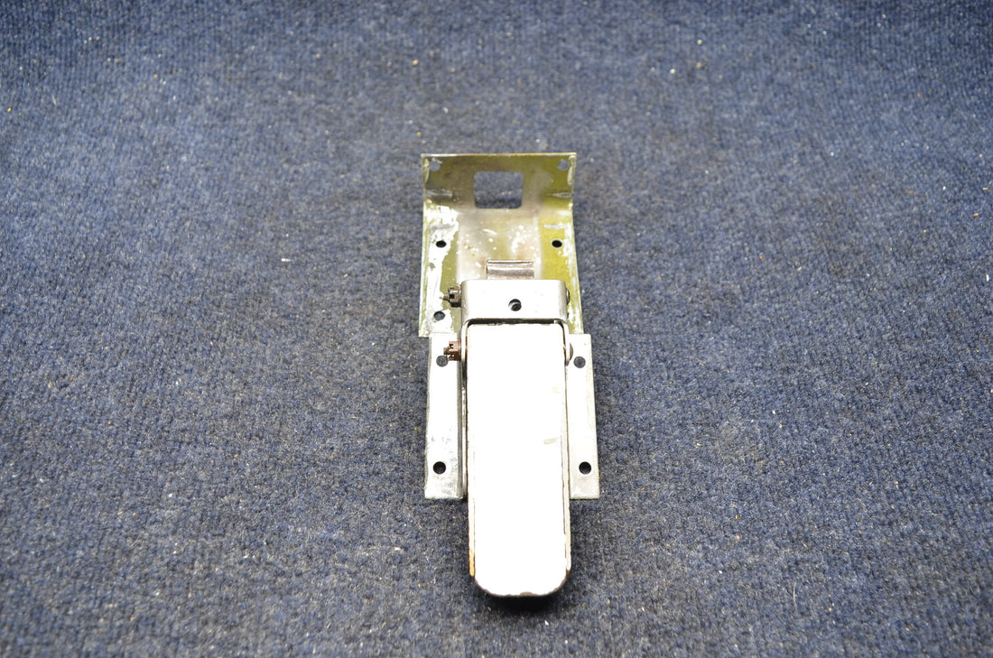 Used aircraft parts for sale 79515-004 PIPER PA28-161 WARRIOR LATH ASSY MAIN DOOR