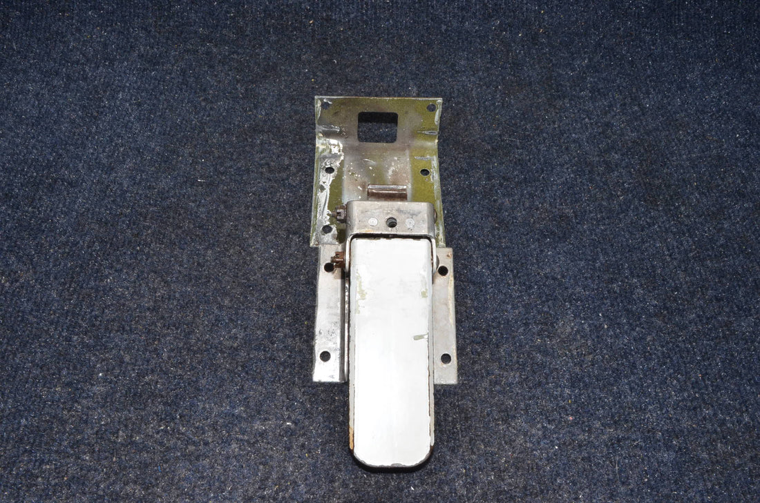 Used aircraft parts for sale 79515-004 PIPER PA28-161 WARRIOR LATH ASSY MAIN DOOR