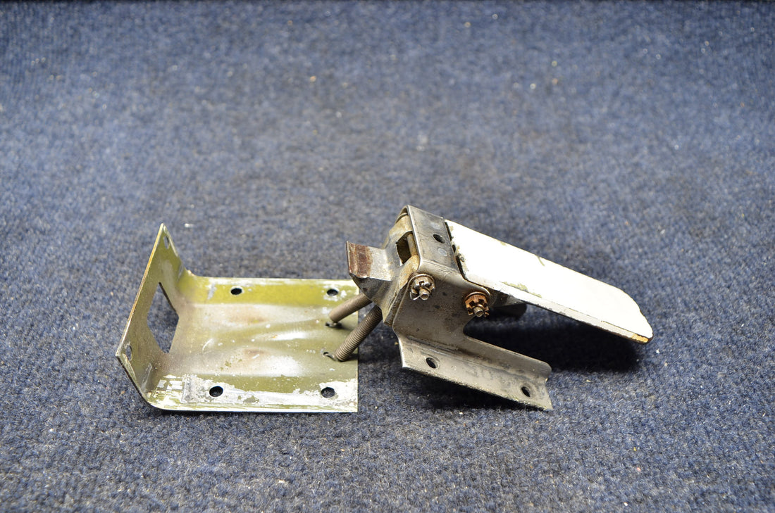 Used aircraft parts for sale 79515-004 PIPER PA28-161 WARRIOR LATH ASSY MAIN DOOR