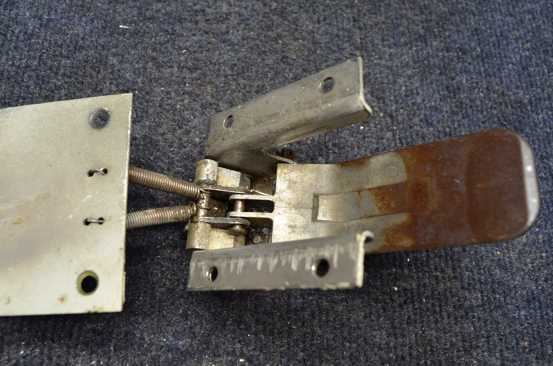 Used aircraft parts for sale 79515-004 PIPER PA28-161 WARRIOR LATH ASSY MAIN DOOR