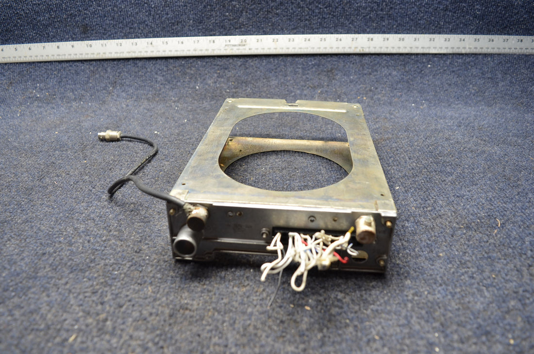 Used aircraft parts for sale RACK KING KX155 BEECHCRAFT 95-B55 KING KX155 WITH GS RACK AND CONNECTOR"