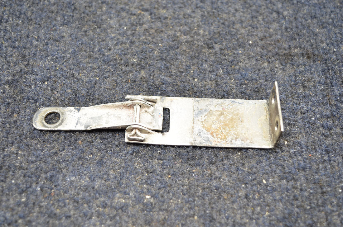 Used aircraft parts for sale 12723-000 PIPER PA28-140 FASTENER ENGINE COWL
