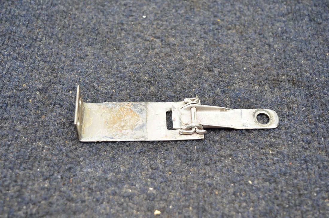 Used aircraft parts for sale 12723-000 PIPER PA28-140 FASTENER ENGINE COWL