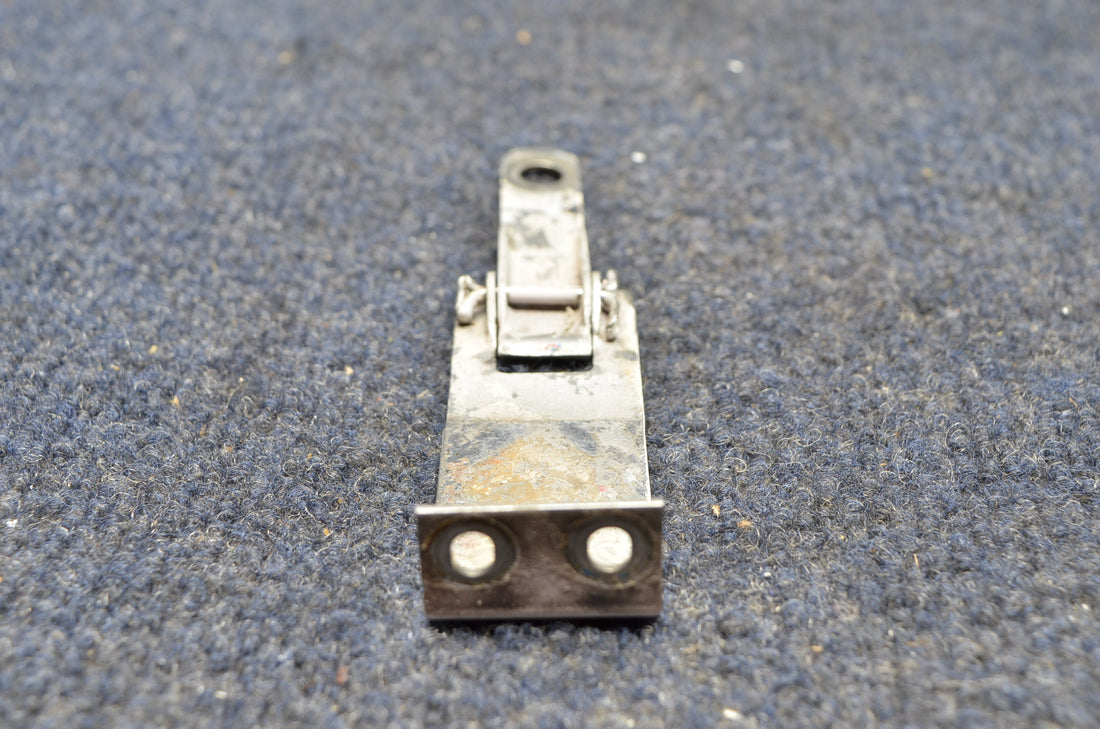 Used aircraft parts for sale 12723-000 PIPER PA28-140 FASTENER ENGINE COWL