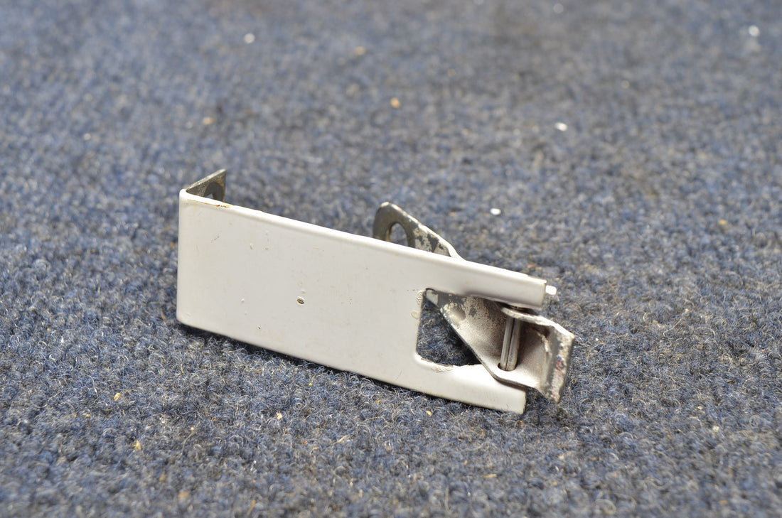 Used aircraft parts for sale 12723-000 PIPER PA28-140 FASTENER ENGINE COWL