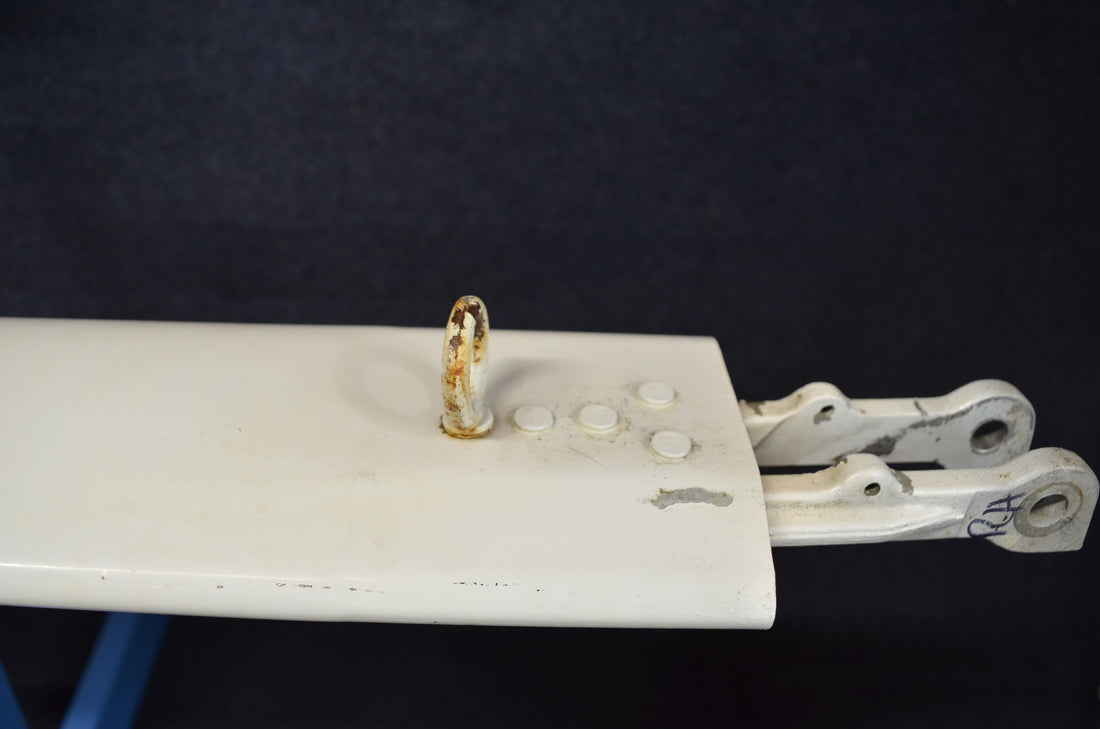 Used aircraft parts for sale 0426606-1 Cessna 150J STRUT ASSY RH WING