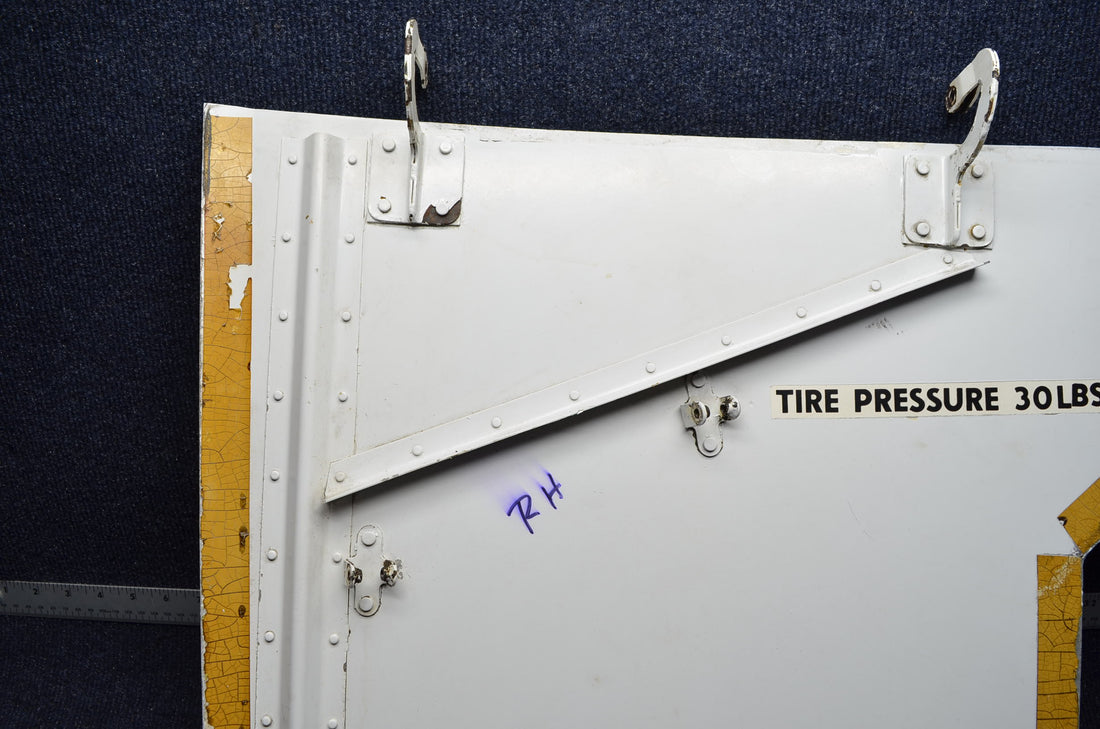 Used aircraft parts for sale 550065-502 MOONEY M20J DOOR MAIN LANDING GEAR RH RIGHT