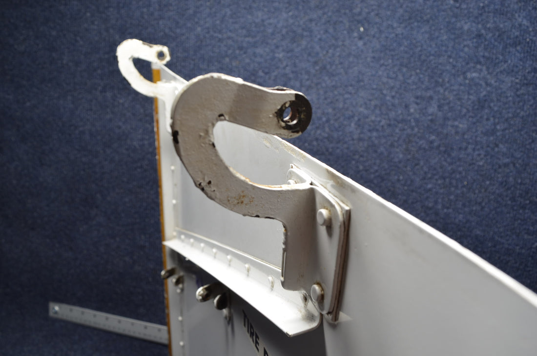 Used aircraft parts for sale 550065-502 MOONEY M20J DOOR MAIN LANDING GEAR RH RIGHT