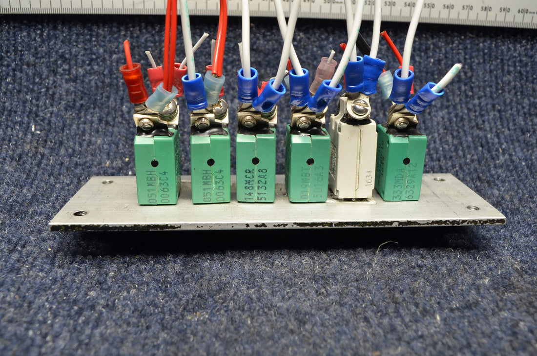 Used aircraft parts for sale MS3320-5 -7 -10 C150J CIRCUIT PANELBREAKER CUSTOM
