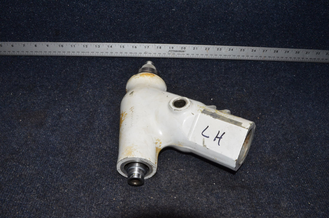 Used aircraft parts for sale 2441100-1 CESSNA C172RG PIVOT ASSY MAIN GEAR LH