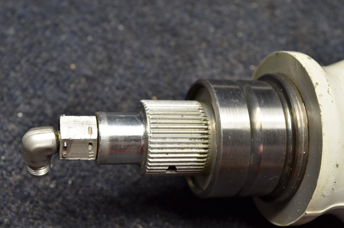 Used aircraft parts for sale 2441100-1 CESSNA C172RG PIVOT ASSY MAIN GEAR LH