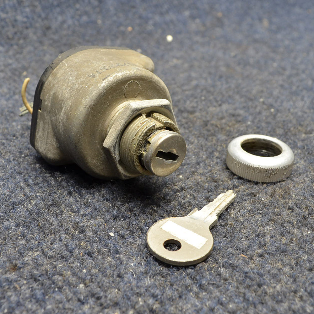 Used aircraft parts for sale 10-357290-1A AMERICAN GRUMMAN A1A BENDIX IGNITION SWITCH WITH KEY