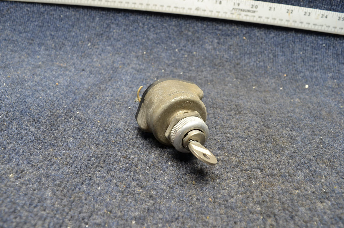 Used aircraft parts for sale 10-357290-1A AMERICAN GRUMMAN A1A BENDIX IGNITION SWITCH WITH KEY