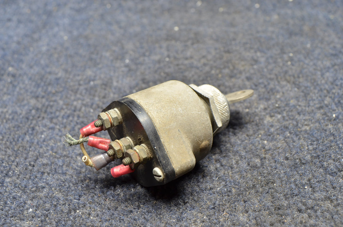 Used aircraft parts for sale 10-357290-1A AMERICAN GRUMMAN A1A BENDIX IGNITION SWITCH WITH KEY
