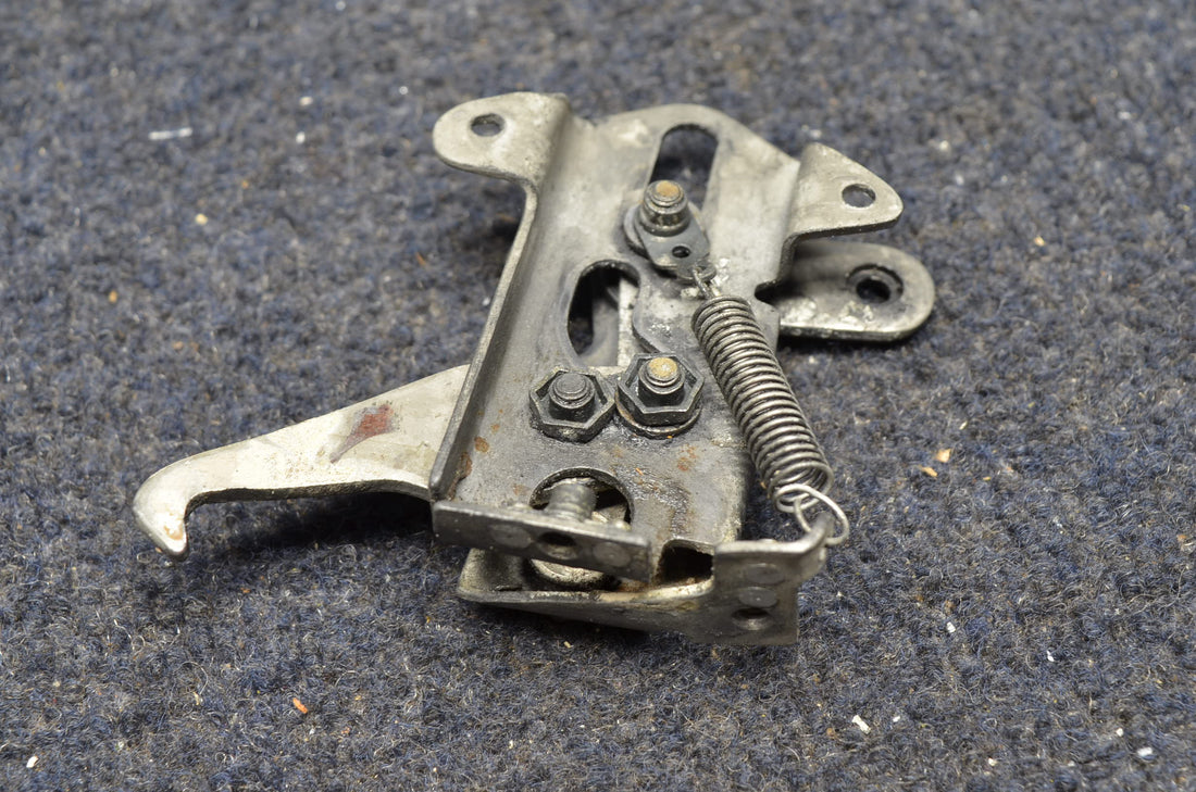 Used aircraft parts for sale 35-410456-3 BEECHCRAFT 95-B55 UPPER LACTH BRAKET ASSY