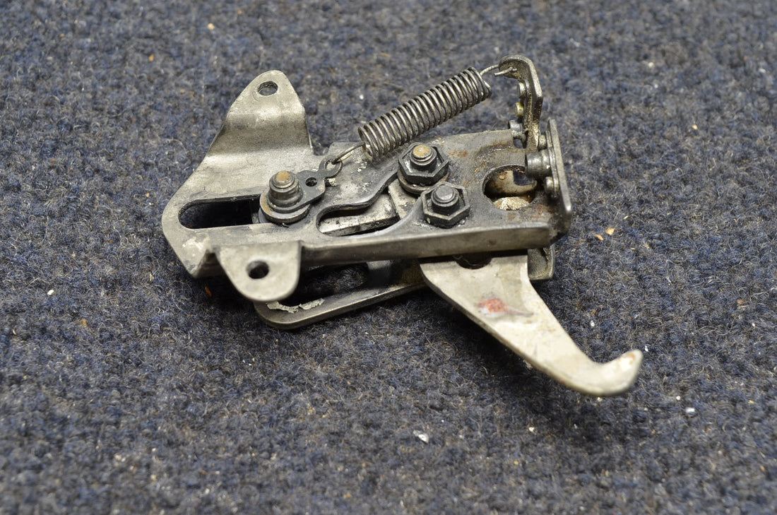 Used aircraft parts for sale 35-410456-3 BEECHCRAFT 95-B55 UPPER LACTH BRAKET ASSY