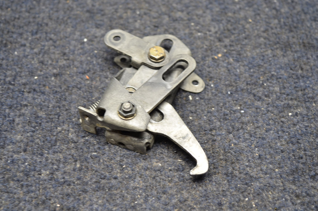 Used aircraft parts for sale 35-410456-3 BEECHCRAFT 95-B55 UPPER LACTH BRAKET ASSY