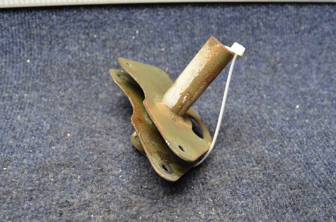 Used aircraft parts for sale 523223 CESSNA C-150J BELCRANK ASSY AILERON LH