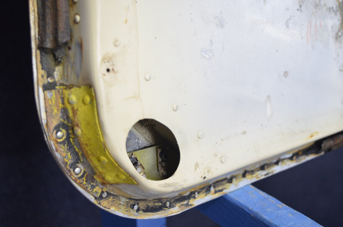 Used aircraft parts for sale 66657-002 PIPER PA-28-140 CABIN DOOR ASSY