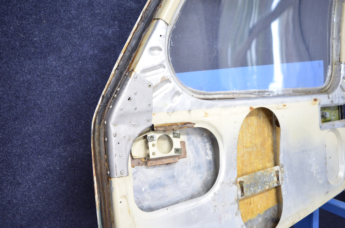 Used aircraft parts for sale 66657-002 PIPER PA-28-140 CABIN DOOR ASSY