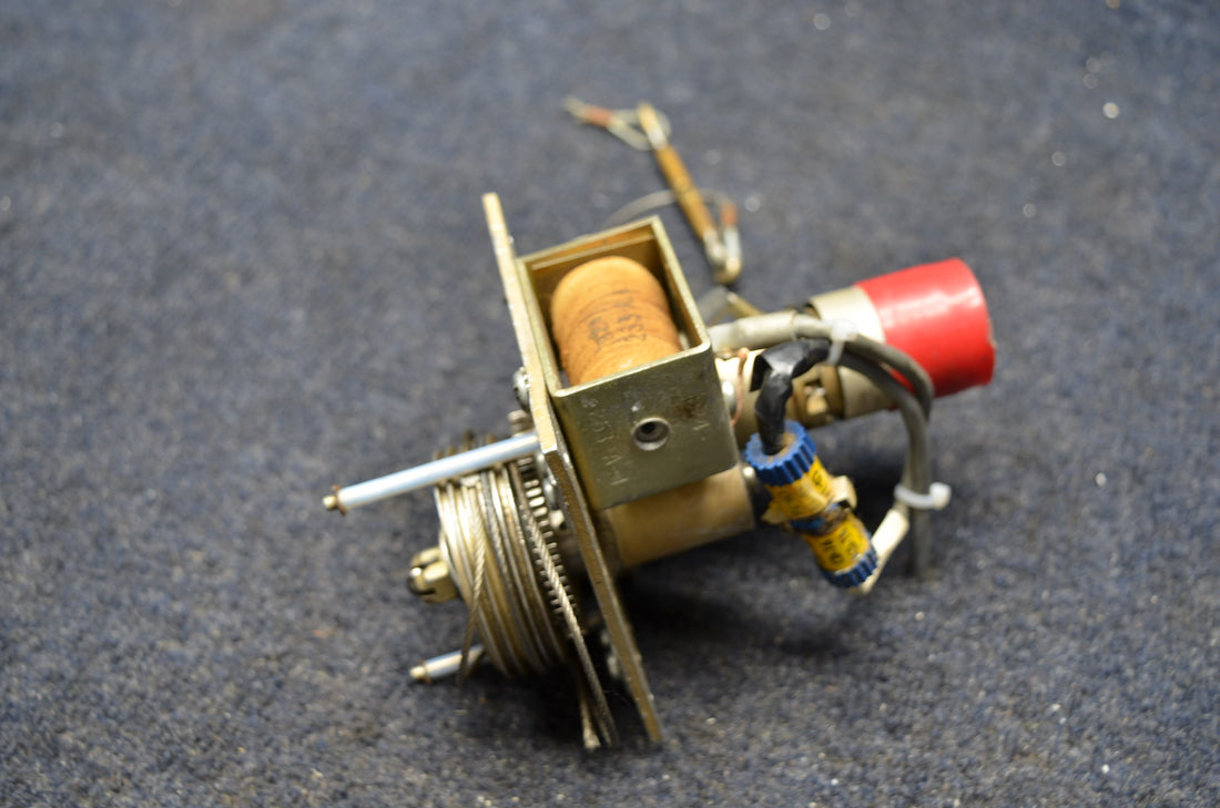 Used aircraft parts for sale 1D414-194R BEECHCRAFT 95-B55 CENTURY AUTOPILOT PITCH SERVO 28V0LTS