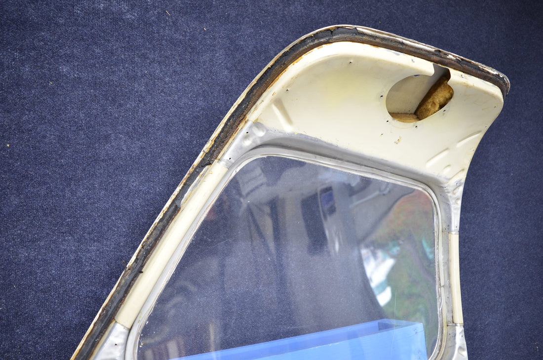 Used aircraft parts for sale 66657-002 PIPER PA-28-140 CABIN DOOR ASSY