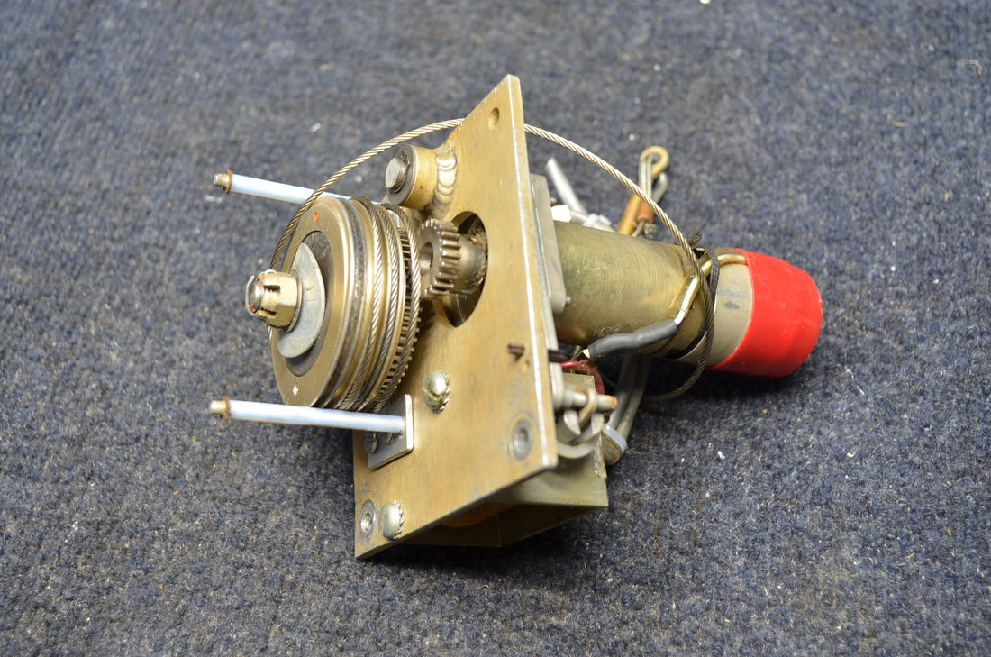 Used aircraft parts for sale 1D414-194R BEECHCRAFT 95-B55 CENTURY AUTOPILOT PITCH SERVO 28V0LTS
