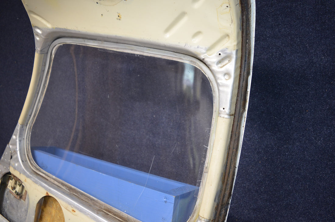 Used aircraft parts for sale 66657-002 PIPER PA-28-140 CABIN DOOR ASSY