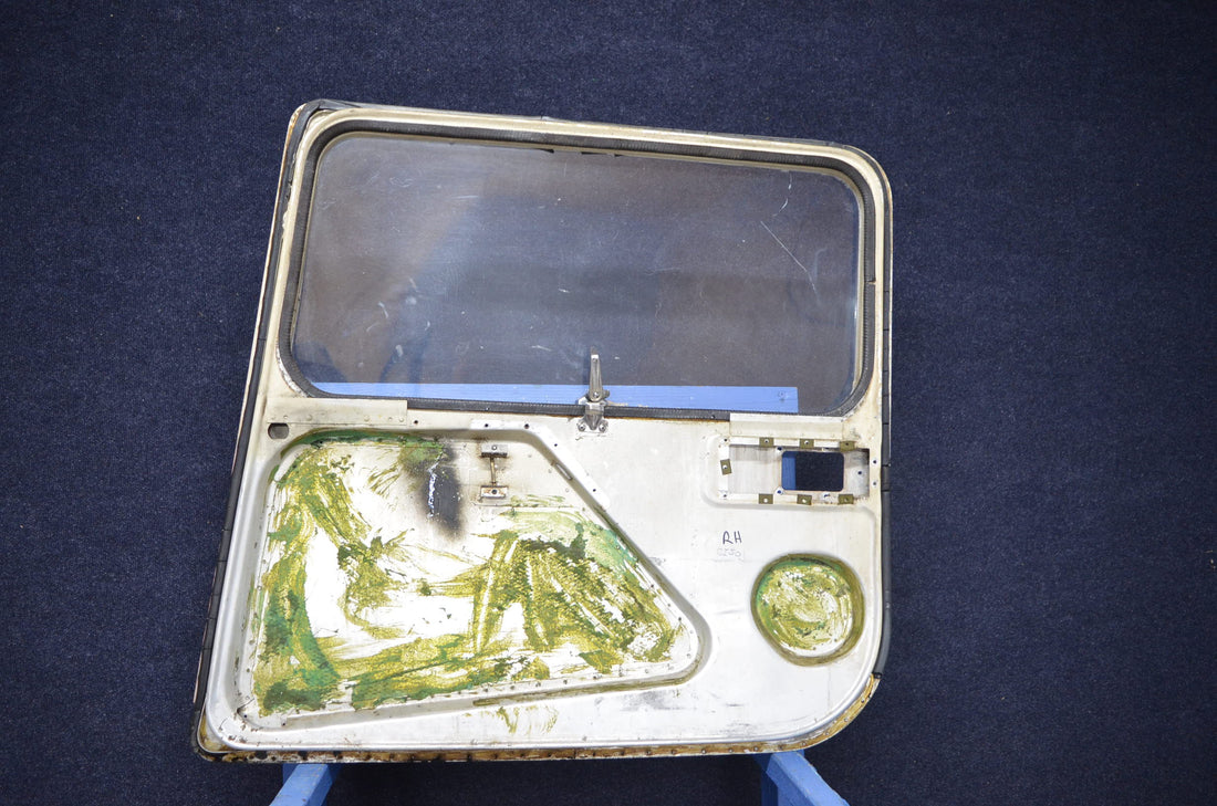 Used aircraft parts for sale 0413033-26 CESSNA C-150J DOOR ASSY CABIN RH