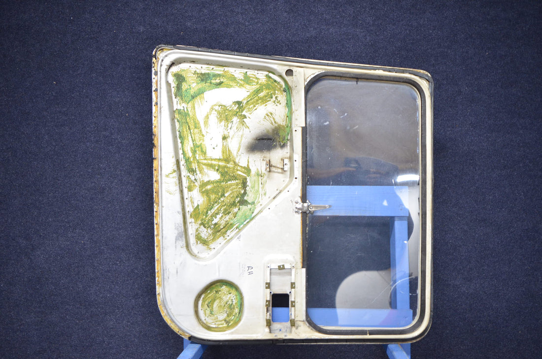 Used aircraft parts for sale 0413033-26 CESSNA C-150J DOOR ASSY CABIN RH
