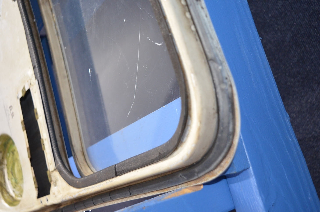 Used aircraft parts for sale 0413033-26 CESSNA C-150J DOOR ASSY CABIN RH