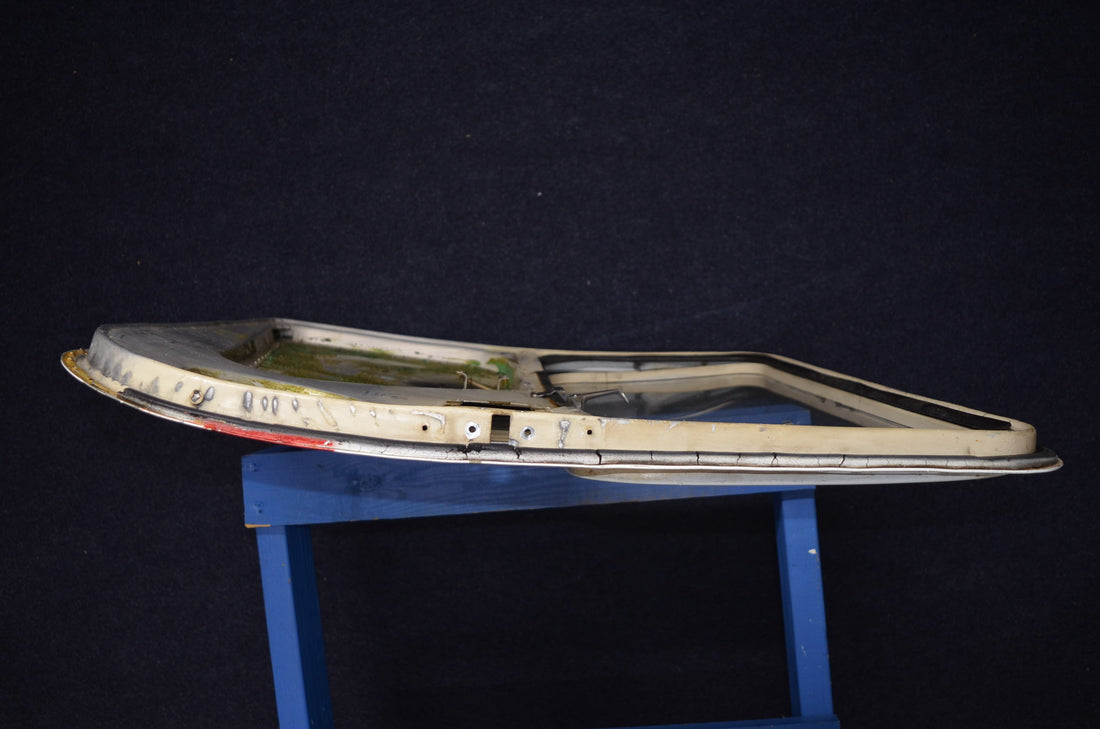 Used aircraft parts for sale 0413033-26 CESSNA C-150J DOOR ASSY CABIN RH