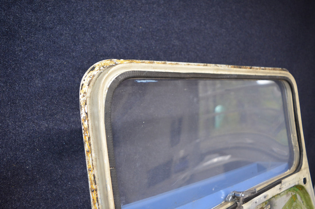 Used aircraft parts for sale 0413033-25 CESSNA C-150J DOOR ASSY CABIN LH