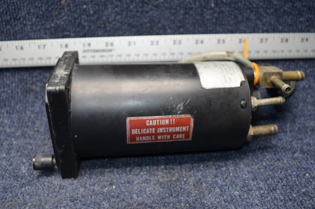 Used aircraft parts for sale 52D267 Piper PA28RT-201 |Attitude Gyro Century - Cable cut