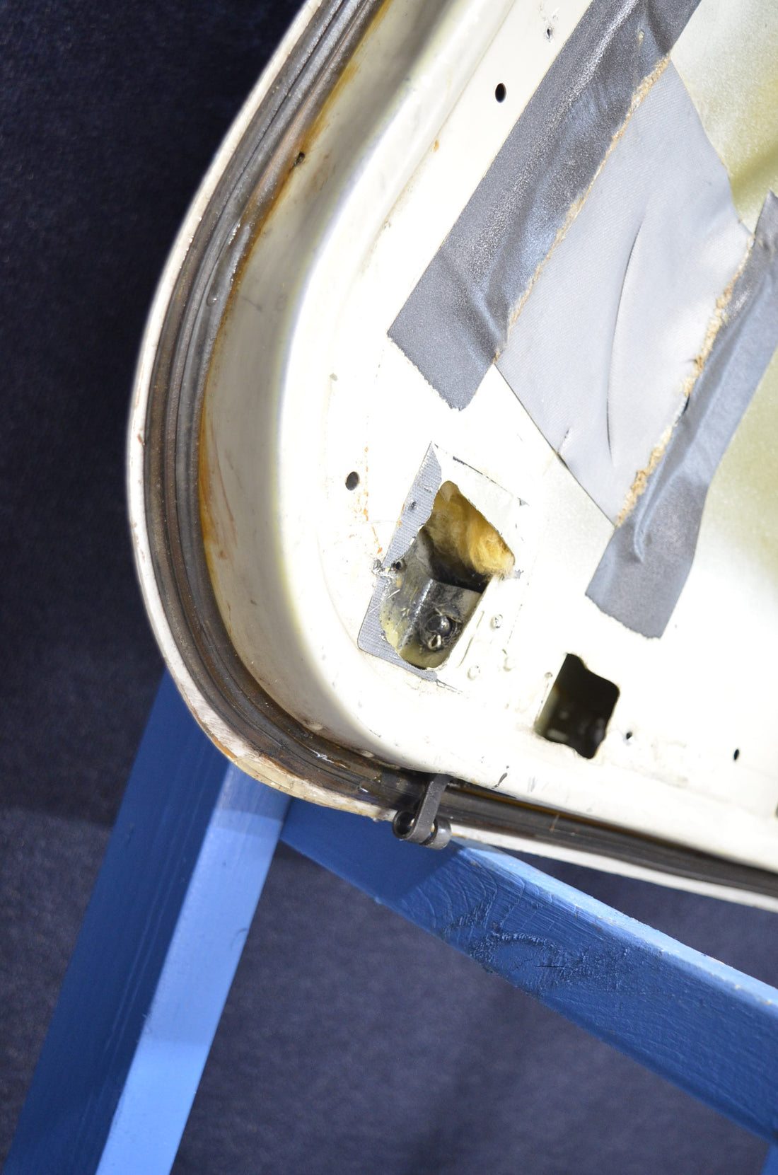 Used aircraft parts for sale 0517001-3 CESSNA C172RG STRUCTURE ASSY CABIN DOOR LH