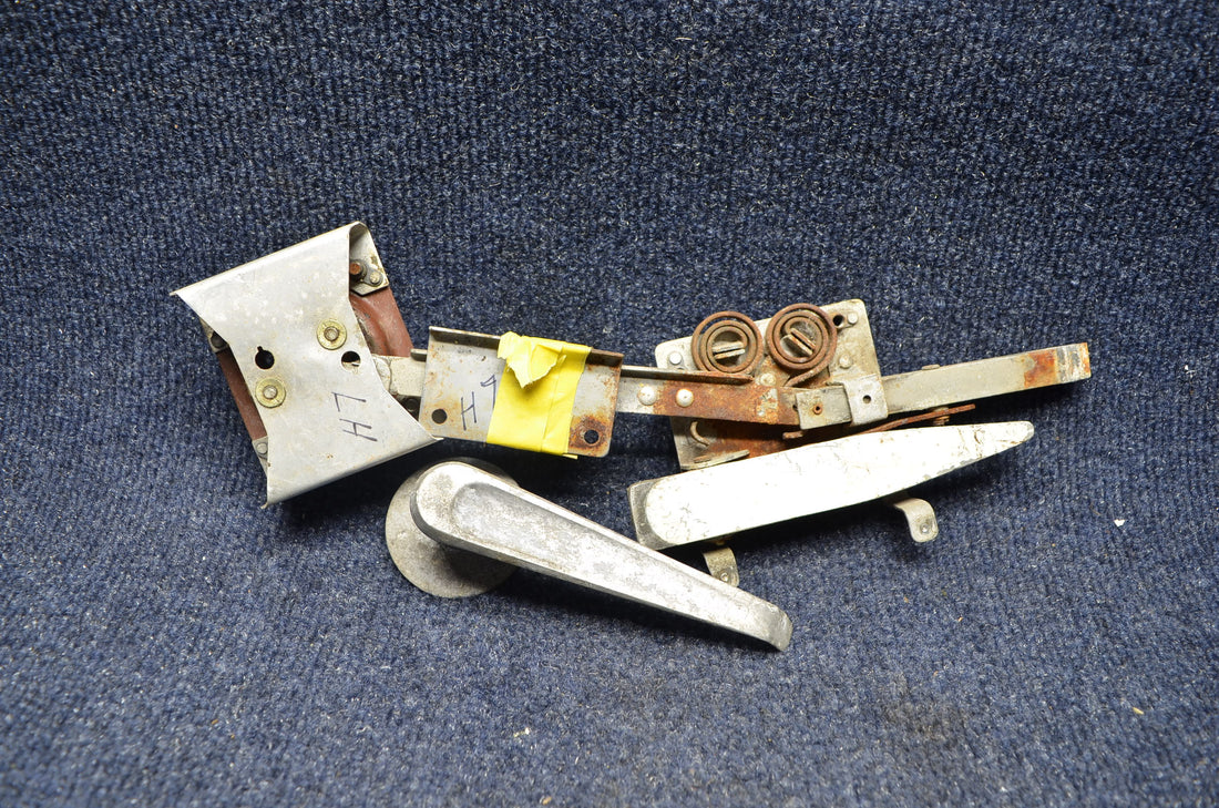 Used aircraft parts for sale 0711020-1,0711063-1  Cessna 180  Door Latch Assy w/ Bracket Shaft Handle LH