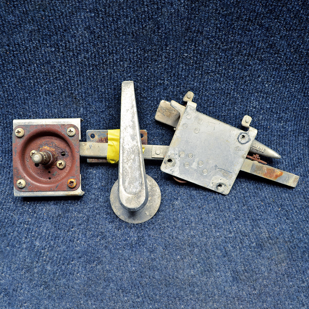 Used aircraft parts for sale 0711020-1,0711063-1  Cessna 180  Door Latch Assy w/ Bracket Shaft Handle LH