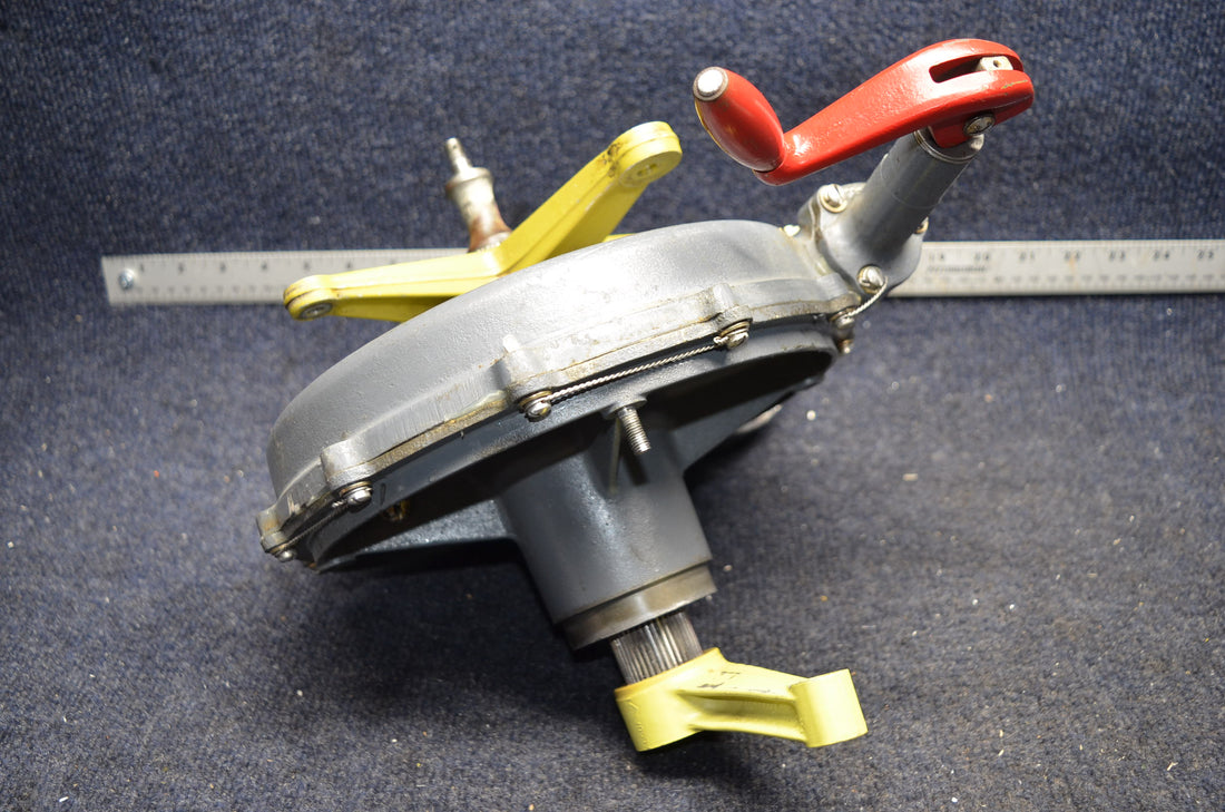 Used aircraft parts for sale 95-810017-5 BEECHCRAFT 95-B55 ACTUATOR MAIN LANDING GEAR