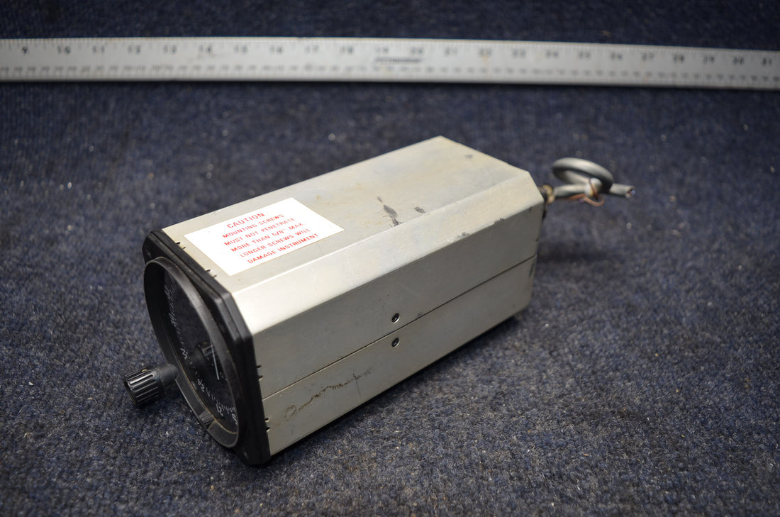 Used aircraft parts for sale 066-3056-00 BEECHCRAFT 95-B55 KING KI-208 VOR / LOG INDICATOR W CONNECTOR