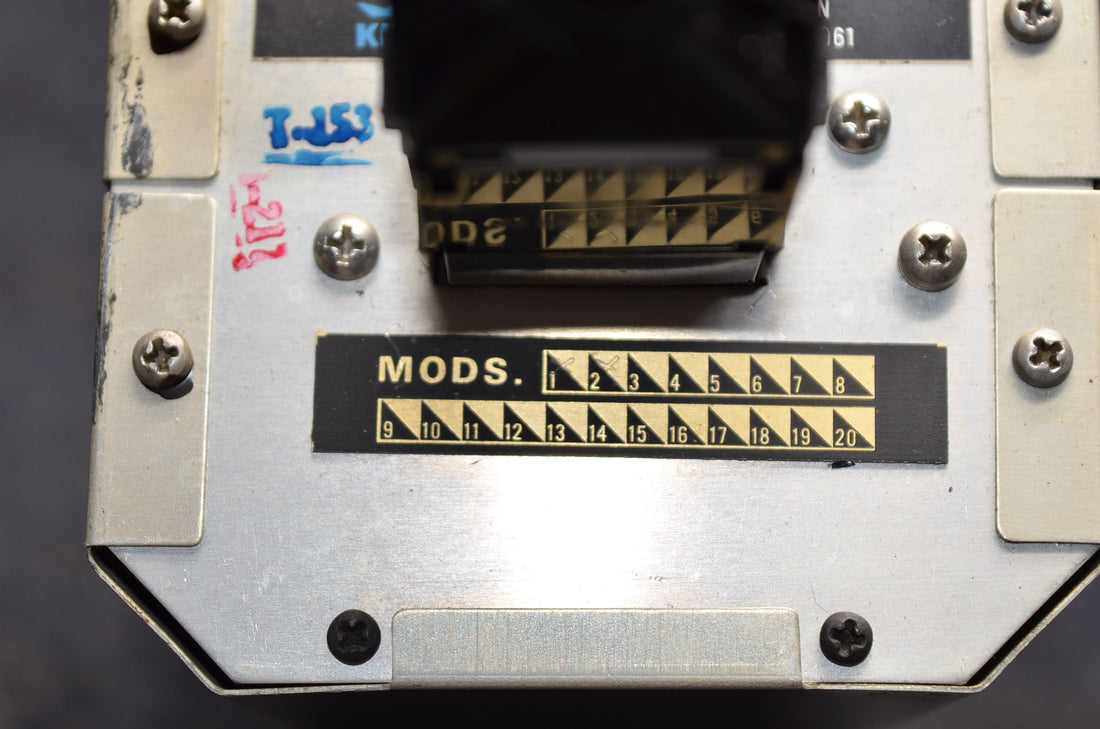 Used aircraft parts for sale 066-3056-00 BEECHCRAFT 95-B55 KING KI-208 VOR / LOG INDICATOR W CONNECTOR